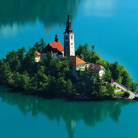 בית נופש Detached Holiday In West Of Slovenia Near Lake *