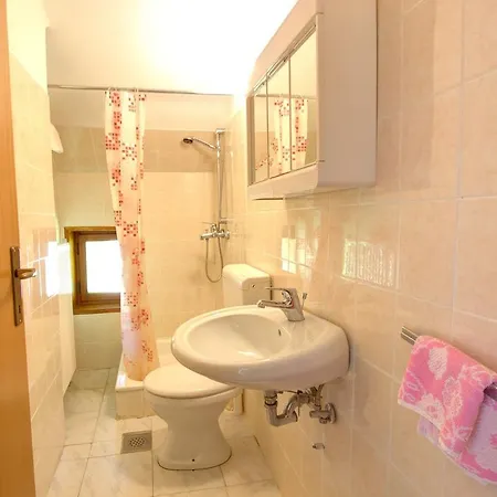 בית נופש Detached Holiday In West Of Slovenia Near Lake